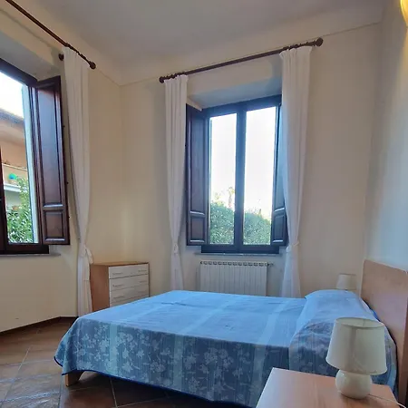 Villetta Fronte Mare In Versilia - Affitti Mensili Trattabili *