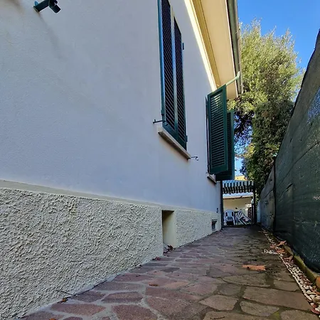Villetta Fronte Mare In Versilia - Affitti Mensili Trattabili Holiday home Marina di Pietrasanta
